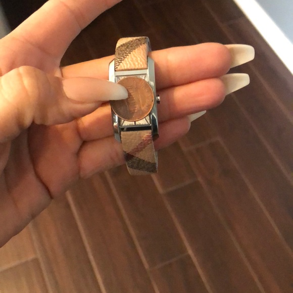 Authentic Burberry woman’s watch - Picture 5 of 5
